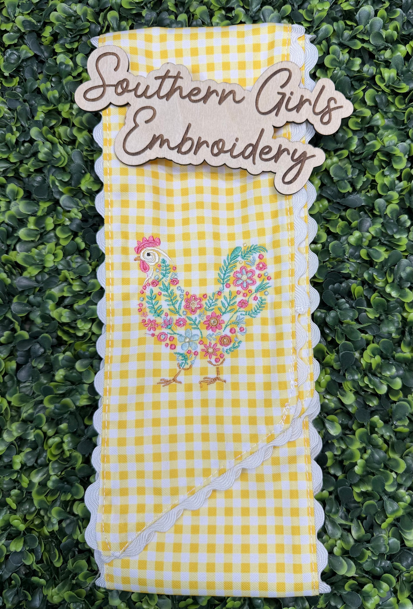 Yellow & White Wreath Sash with Chicken