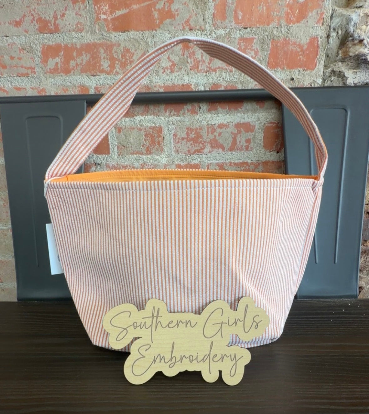 Bucket Bag w/ Embroidery 1 Name